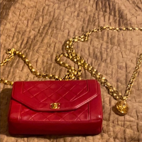 Authentic Chanel bag - Picture 4 of 15